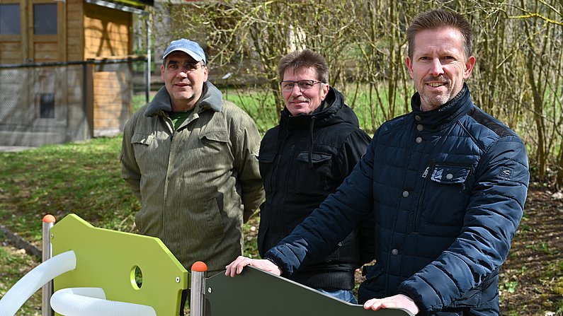 Tierparkleiter Maik Wedemann, Henry Jacob vom Johannes-Falk-Projekt und Werkleiter Jörg Neumann Tierparkleiter Maik Wedemann, Henry Jacob vom Johannes-Falk-Projekt und Werkleiter Jörg Neumann